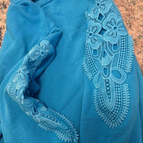 Lilly Pulitzer Rooney Sweatshirt  in Turquoise Shore - Picture 4 of 7